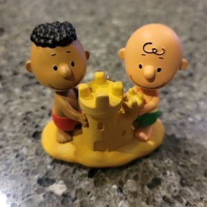 Franklin And Charlie Brown Beach Side 2022 Keepsake NEW COLLECTIBLE